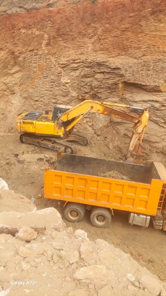 Quarry excavation & loading